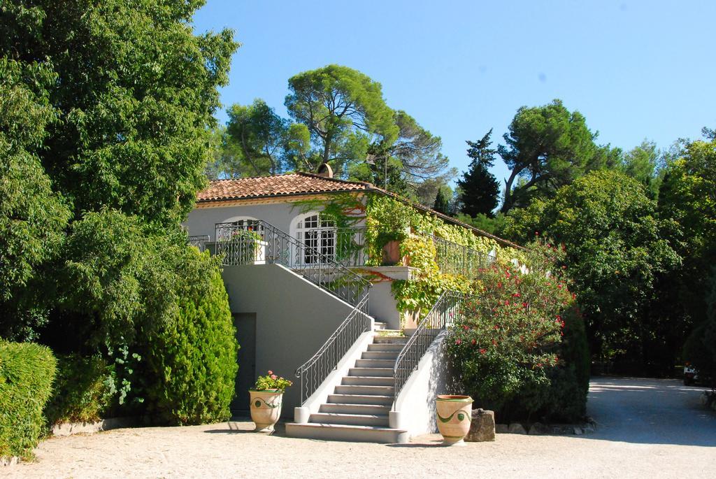 Hotel Les Mazets Des Roches Tarascon Eksteriør bilde