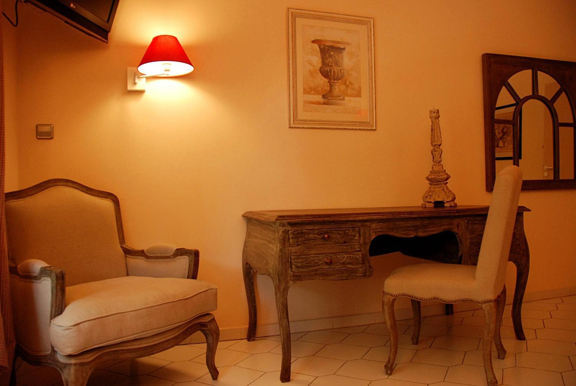 Hotel Les Mazets Des Roches Tarascon Rom bilde