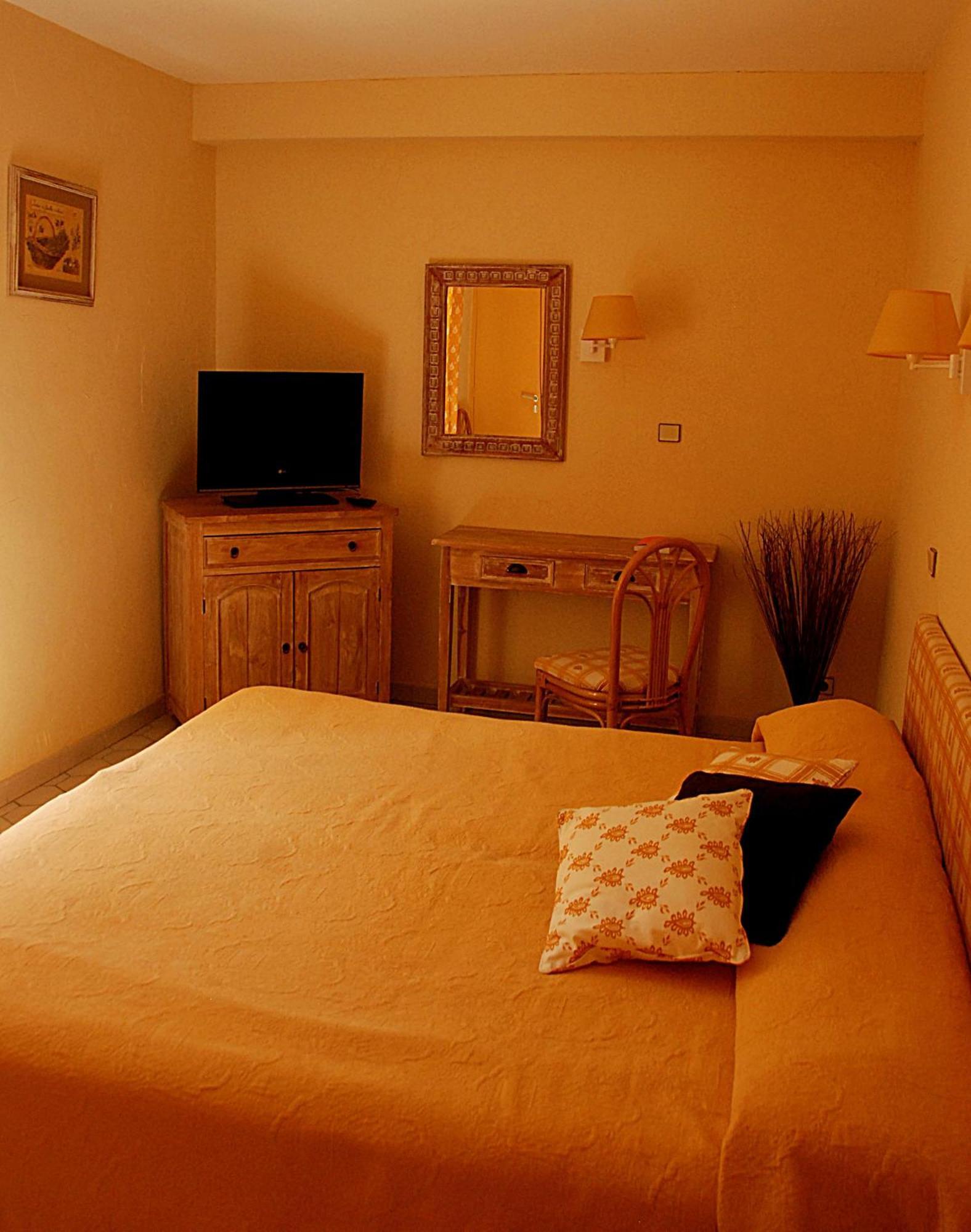 Hotel Les Mazets Des Roches Tarascon Eksteriør bilde