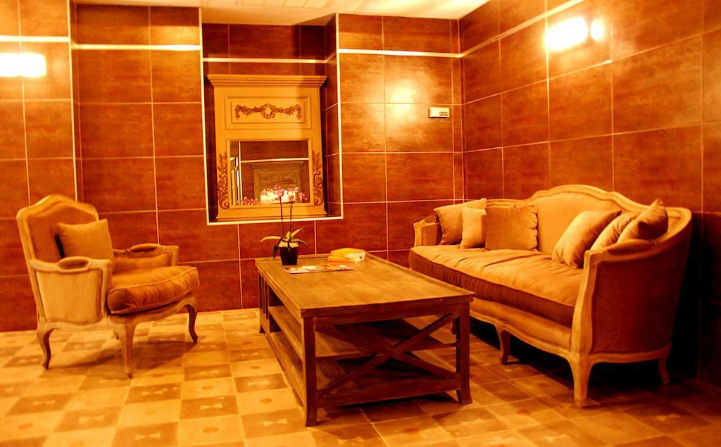 Hotel Les Mazets Des Roches Tarascon Eksteriør bilde