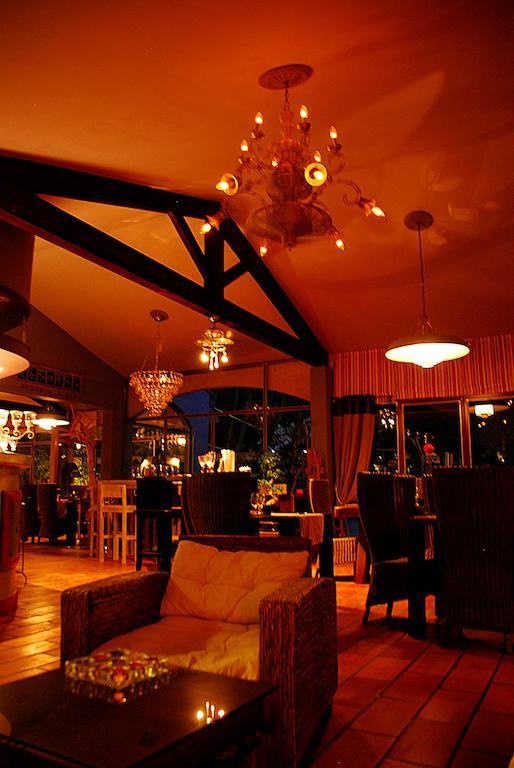 Hotel Les Mazets Des Roches Tarascon Eksteriør bilde