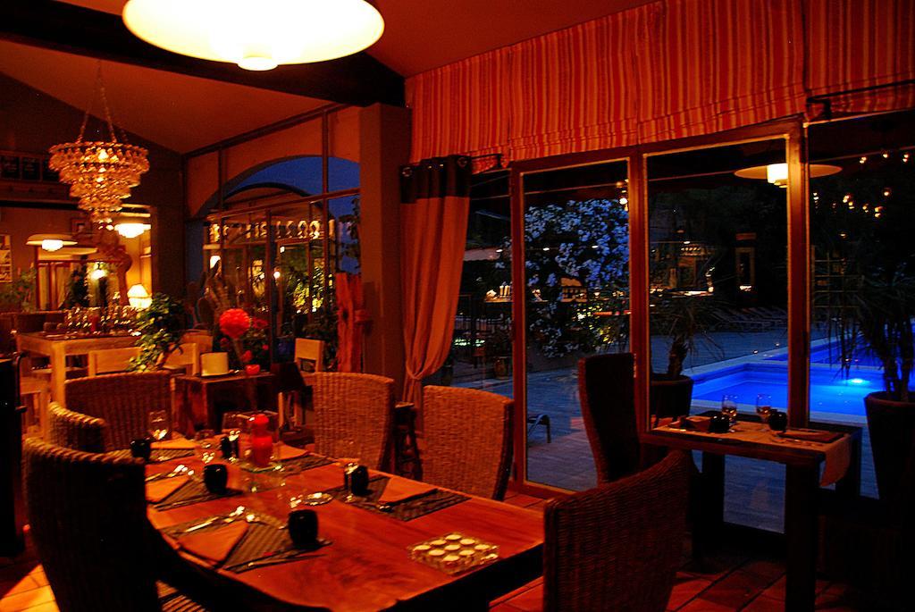 Hotel Les Mazets Des Roches Tarascon Eksteriør bilde
