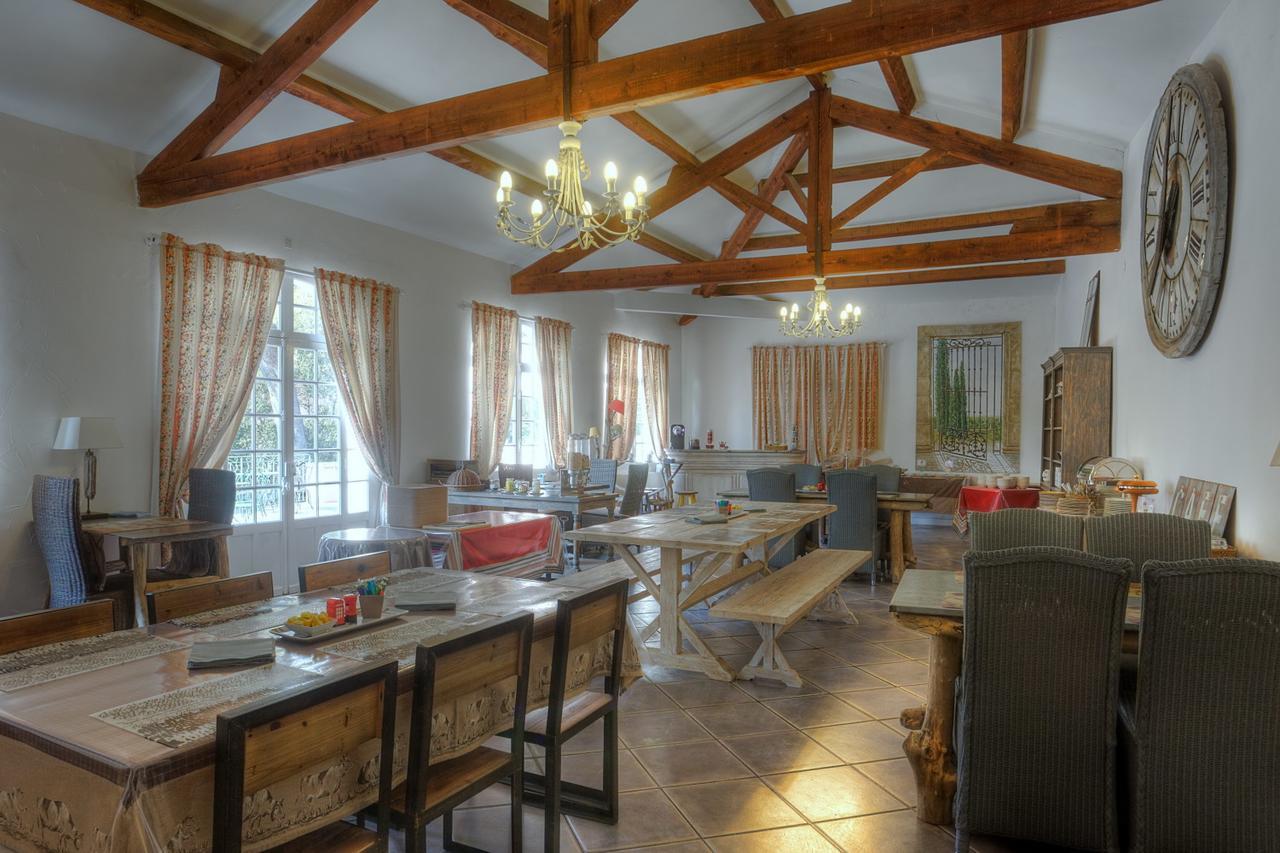 Hotel Les Mazets Des Roches Tarascon Eksteriør bilde