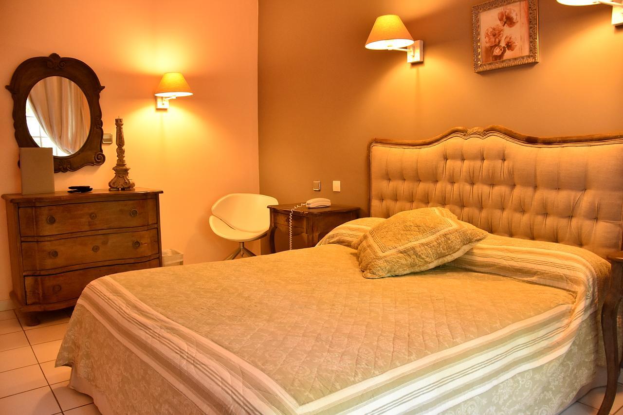 Hotel Les Mazets Des Roches Tarascon Eksteriør bilde
