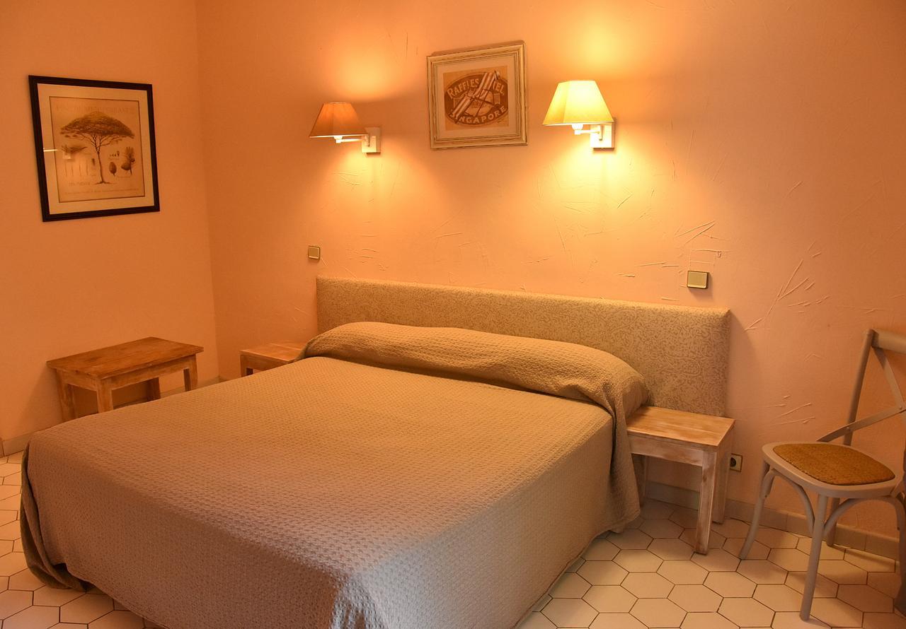 Hotel Les Mazets Des Roches Tarascon Eksteriør bilde
