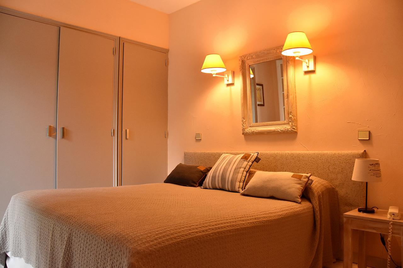 Hotel Les Mazets Des Roches Tarascon Eksteriør bilde