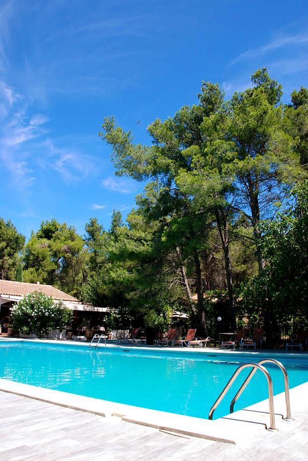 Hotel Les Mazets Des Roches Tarascon Eksteriør bilde