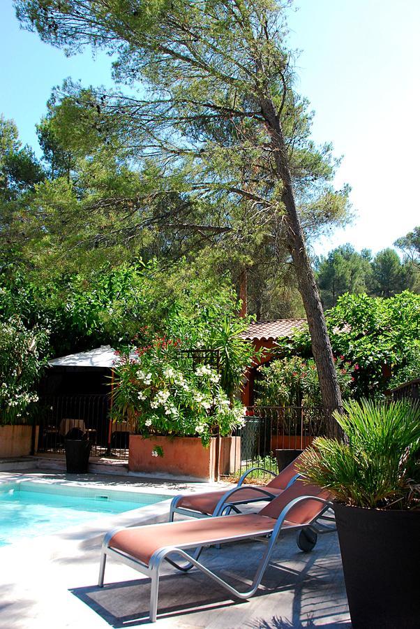 Hotel Les Mazets Des Roches Tarascon Eksteriør bilde