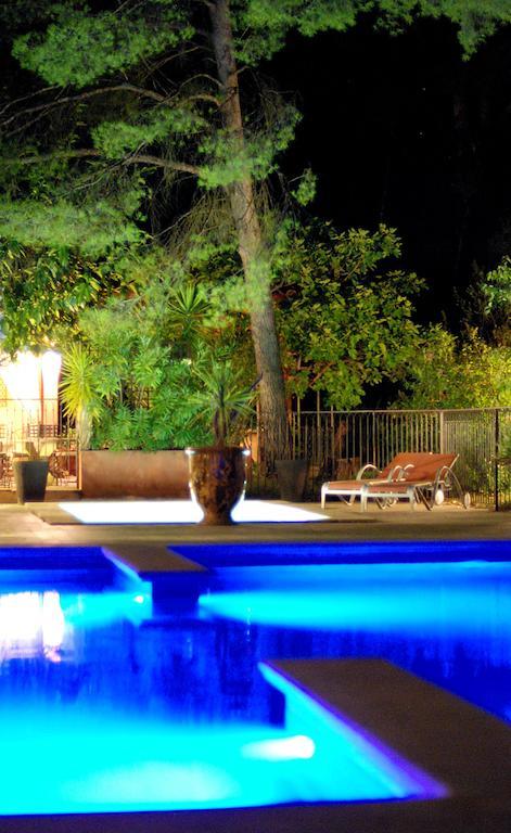 Hotel Les Mazets Des Roches Tarascon Eksteriør bilde
